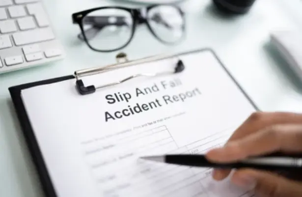 Event planner reviewing general liability insurance coverage for bodily injury and property damage